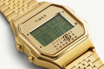 エムエム6 メゾン マルジェラ×タイメックス「T80」ゴールドトーンの時計ギフト、リングウォッチも