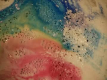 この冬だけの特別体験♪〈LUSH〉ファザークリスマスのバスボム作りワークショップが開催★【11月30日/イオンモール草津】