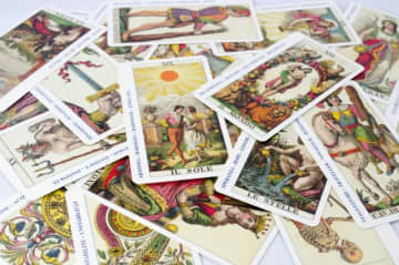 12星座×タロット占い「魚座（うお座）」2025年11月17日（月）～11月23日（日・祝）のあなたの運勢は？ 総合運・開運メッセージ