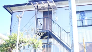 「上から人が降ってきた」　横浜・旭区のアパート、擁壁の柵破損し転落　男性1人が死亡し1人けが