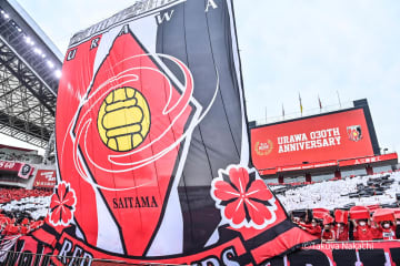 ホイブラーデン退団も｢来季のセンバは藤原とコンビでいける｣J1浦和の22歳CB根本健太の制服姿“火消しっぷり”に｢こんなにも似合うなんて!!｣と期待感高まる！