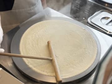 宝塚南口のとっておきスイーツ、厳選素材で作る「La fleur（ラ・フルール）」のご褒美クレープ