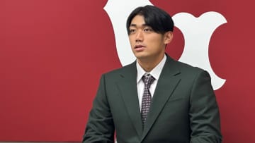 【契約更改】巨人・三塚琉生はアップでサイン　キャンプ3軍→6月支配下→即日1軍スタメンと飛躍の年