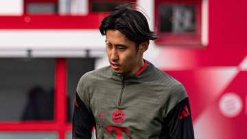 3度の骨折で離脱した26歳日本代表DF、世界的強豪チームでついに全体練習完遂！「苦難が終わりに近づく」と現地紙