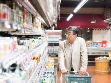 月の年金23万8000円「週の献立を決めてまとめ買い、衣類は決算期に買う」73歳男性の老後の節約