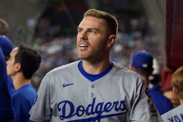 ド軍36歳の“一発芸”「怪我せんでよww」　煽った思わぬ人物に笑撃「最前列でめちゃ手叩いてる」