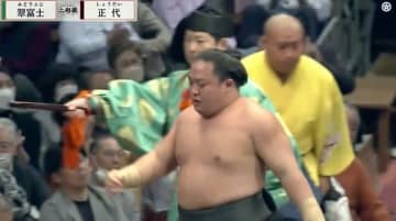 「滅多に見られない」元人気力士も驚嘆 発生確率は0.1％の“激レア”珍手が炸裂「すごすぎて震える」「初めて見た！」ファン興奮