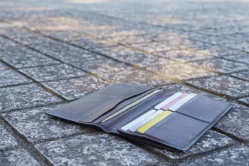 JRの落とし物担当者が “落とし物の財布” からこっそり『14万円』ねこばば “がっつり” 監視カメラに映ってしまい書類送検へ「たった14万円で今後の年収全てパーじゃん・・」「監視カメラがあるのになぜあからさまに盗めるんだろう」