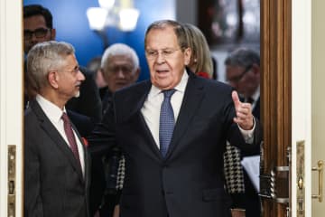 ラブロフ氏、表舞台に復帰　インド外相と会談