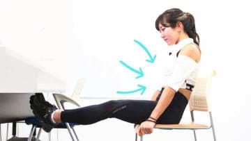座りながら腹筋を鍛える方法｜電車の中・仕事中・授業中に下腹を凹ませる簡単トレーニング7選