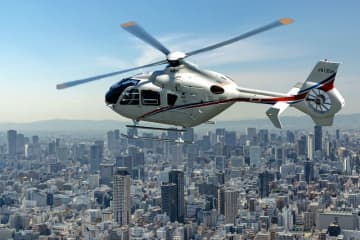 大阪都心屋上を離着陸、AirXがヘリコプターによるエアタクシー運航実証を開始