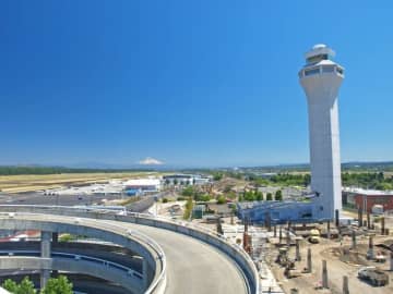 機内で「肉切り包丁」見つかる、当局が経緯を調査　米ポートランド空港