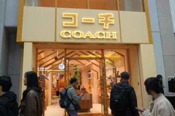 「コーチ プレイ 大阪」が大阪・心斎橋にオープン　コーチの世界観を体験できるコンセプトストア