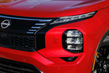 日産「ローグPHEV」北米で初公開　EV航続38マイル＆7人乗り対応