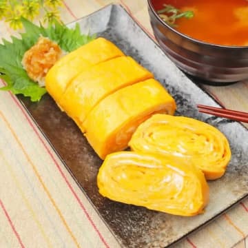 【これまでの卵焼きの作り方は忘れて！】「ふわっとジューシーでヤバい」「冗談抜きで料亭の味」感動の卵焼きレシピ4選