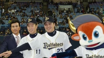 日ハム・伏見と阪神・島本のトレード成立に「ちょっと予想外すぎて」「悲しすぎる」　SNSに波紋広がる