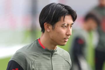 日本代表DFの復帰が一歩前進　2度の骨折乗り越え…クラブ発表「トレーニングをフルで消化」