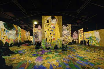 大阪でクリムトの世界へ！巨大映像・音楽・香りを楽しむアート展