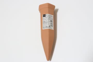 ダイソーで得した気分！他所だと1本400円級♡留守中の管理をお任せできちゃう素焼きの杭