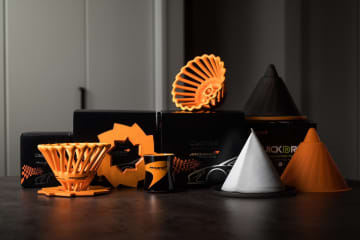 マクラーレン仕様のコーヒードリッパーやフィルター