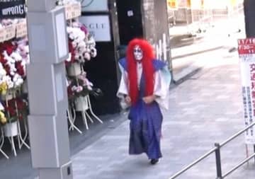 超金持ちの男性有名人、衝撃の姿で六本木を激走「背高い！」「手足が長い！」