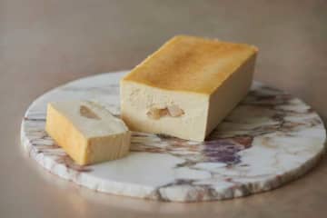 心とろけるホリデーを。Mr.CHEESECAKEが贈る白と緑の限定フレーバー