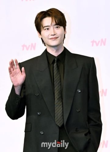 イ・ジョンソク、2週間後に控えたフィリピンでのファンミーティングが中止に「予期せぬ事情により」