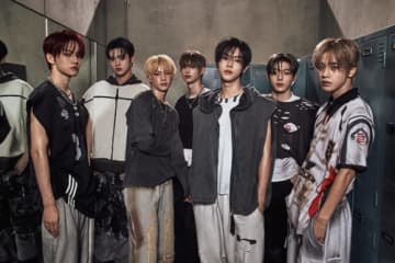 日本人メンバーも所属！CLOSE YOUR EYES、新AL『blackout』発売初週に“ハーフミリオン”達成