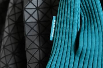 Apple×イッセイミヤケ「iPhone Pocket」を購入。両ブランドのファンが考察してみた