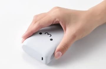 エレコム、触覚フィードバック搭載のモバイルバッテリー