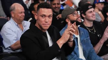 MVPのジャッジが娘と共に受賞喜ぶ　1月に生まれたばかりのノラちゃんと家族3ショットも投稿