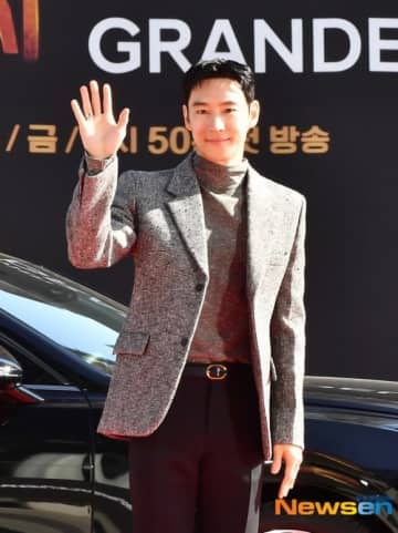 【PHOTO】イ・ジェフン＆キム・ウィソンら、ドラマ「復讐代行人3～模範タクシー～」レッドカーペットイベントに出席（動画あり）