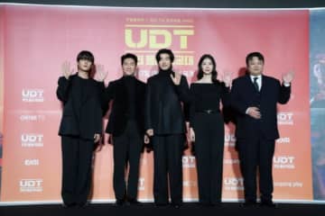 「UDT：僕たちの町の特攻隊」ユン・ゲサン＆チン・ソンギュ、8年ぶりの再会…「犯罪都市」より強力なケミストリー
