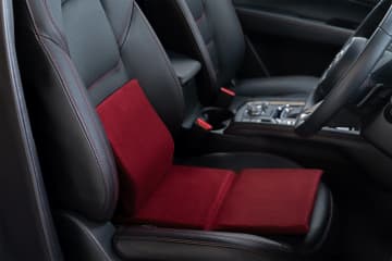 【最上級モデル】腰痛・疲労を軽減！エクスジェル「ハグドライブ ハイエスト HP」登場！ウルトラスエード®採用でラグジュアリーな質感に