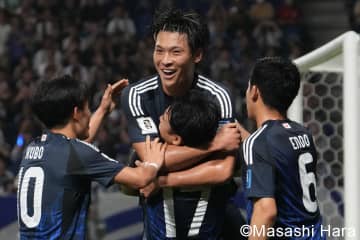 堂安律の｢俺が教えてやるよ！｣の流れから町野修斗が披露！「飛ばないケインまじですきｗ」日本代表の居残りシュート練習で“会心ゴール→爆笑パフォ”に大盛り上がり！