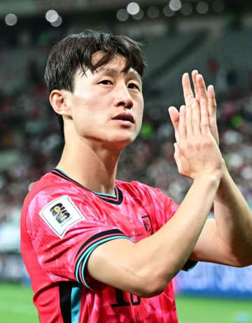 「これぞ“マナーの手”」日本と戦うボリビア代表GK、韓国戦で相手の“ポスト顔面衝突”防ぎ絶賛の声