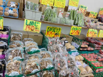 【赤羽橋】お客さんが絶えない『びっくり屋東麻布店』で安くて・新鮮な野菜や果物を