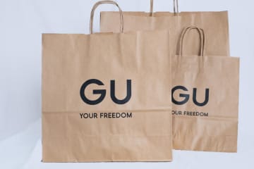 秋冬は『スウェットパンツ』どう穿く？【GU】40・50代が真似したい！「こなれコーデ」