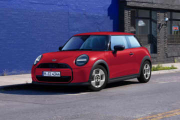 ミニ『クーパー3ドア／5ドア』に装備厳選で身近な価格設定の“C SELECT”を追加設定