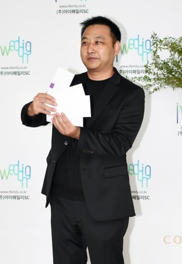 撮影中に倒れ緊急搬送…一時は危篤状態だった韓国タレント、事務所が病状説明「急性心筋梗塞と診断」