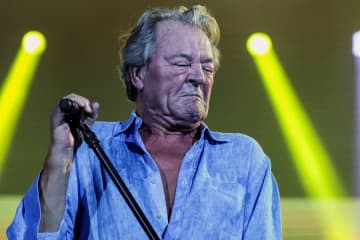 ディープ・パープルの80歳イラン・ギラン「そう遠くないうちに」引退へ　来年４月に日本ツアー
