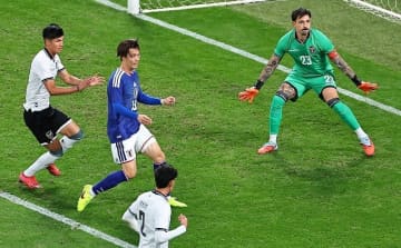 ボリビア守護神が半端ない…元日本代表も「小川のシュートはGKを褒めた方がいい」と驚嘆！森保J戦士の“天敵”に熱視線