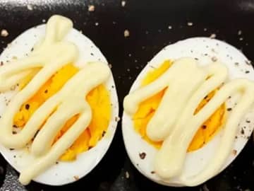 この食べ方が一番うまい？　ゆで卵の新たな食べ方に「満足度高すぎる」「超簡単」
