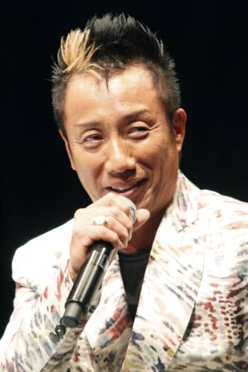 長渕剛、体調不良で中止翌日のライブに招待した意外な女性「日本が中国の植民地になったら、何が残るのか」“超強硬派”で話題に