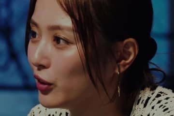 内田理央、飛行機内での奇妙な体験を告白「見たことのない目の男の子が…」