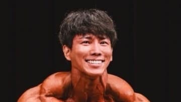 「みたことないおしりの形…」横川尚隆 異次元の人間離れした肉体を披露！迫力あふれるポージングショットに「後ろ姿も筋肉の塊でカッコ良すぎ」