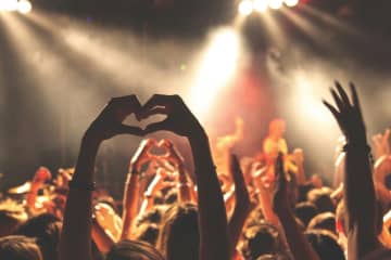 「仕事内容：ファンのふり」、バイト内容が話題に―華字メディア