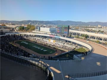 【現地速報】競馬場の夜空に名馬降臨☆圧巻ドローンショーは11/23がラストチャンス