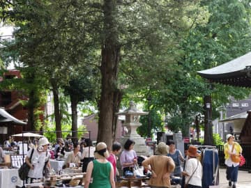 手作りのクラフトやフードがズラリ！雑司ヶ谷鬼子母神堂で「雑司ヶ谷手創り市」が11月22日に開催