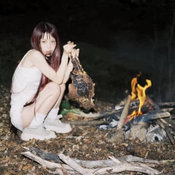 アイナ・ジ・エンド「革命道中 - On The Way」ストリーミング累計1億回再生突破